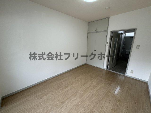 武蔵野市境１丁目のアパートの居間・リビング
