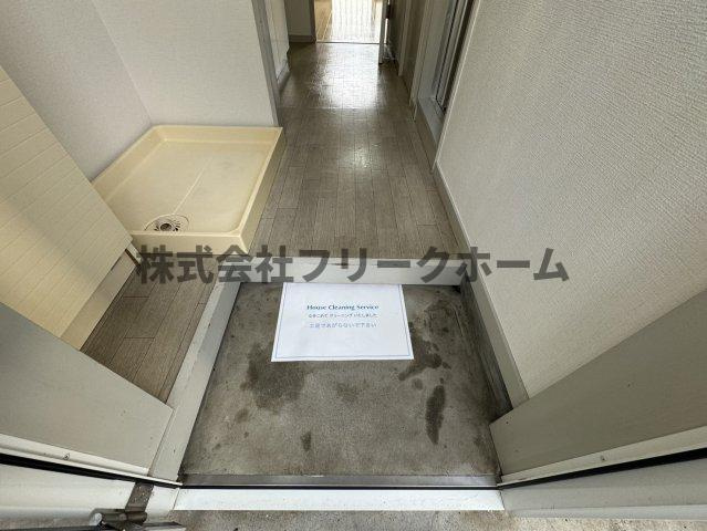 武蔵野市境１丁目のアパートの玄関