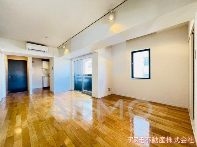 【居間・リビング】 | ※同物件　別間取り　参考写真