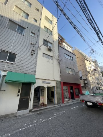 サンビルダー湊川の外観