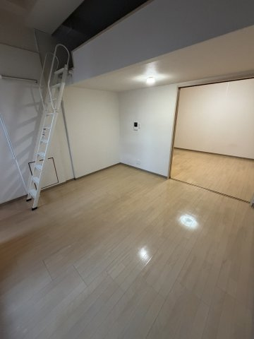 サンビルダーパールビルの洋室
