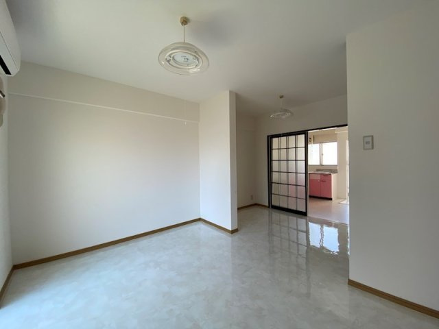 藤井マンションの居間・リビング