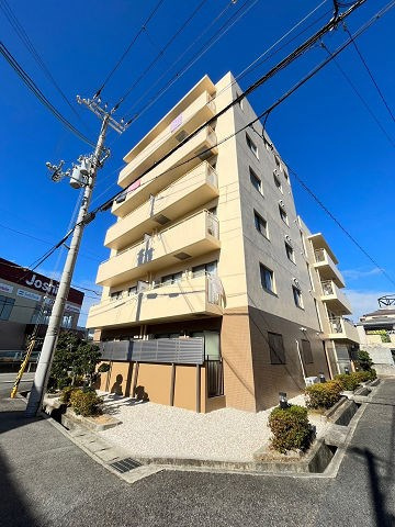 ラファ西宮北口の外観