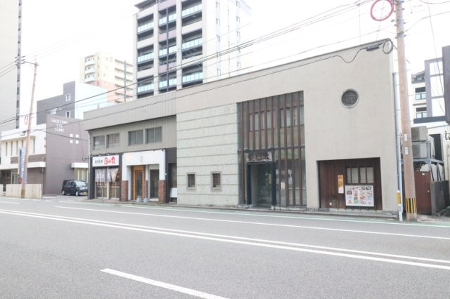 片野四丁目2番店舗の外観