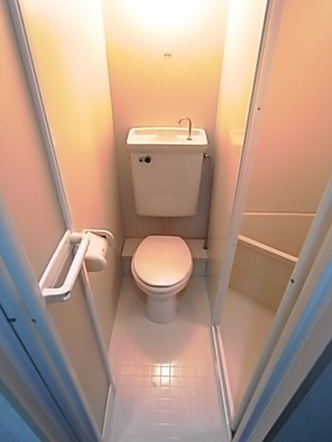 メゾン甲子園EASTのトイレ