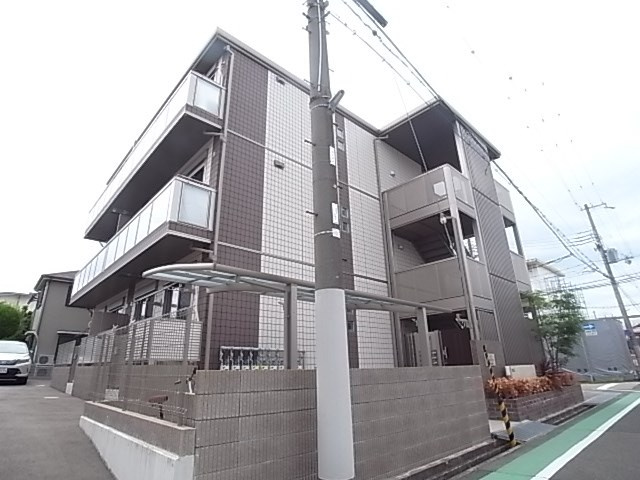 西宮市大屋町のアパートの外観