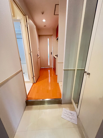 WOB塚本の玄関
