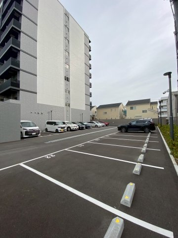 プレサンス神戸長田マリエントの駐車場
