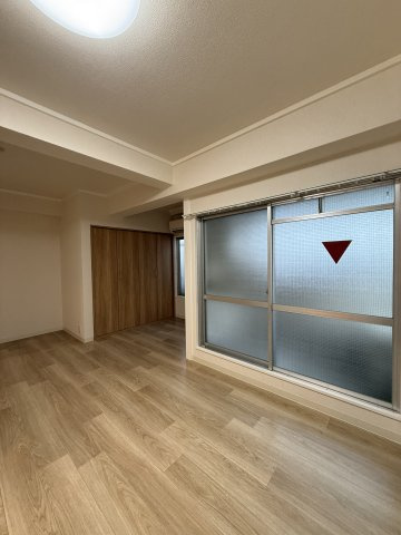 丸正ビルの寝室