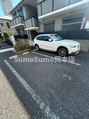 ヘスティア御影A棟の駐車場|カースペースがあります