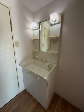 買出人センターマンションの洗面所