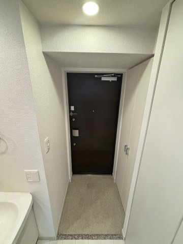 プレサンス谷町アルファの玄関