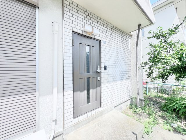 四街道市千代田１丁目のタウンの設備|明るい室内です
