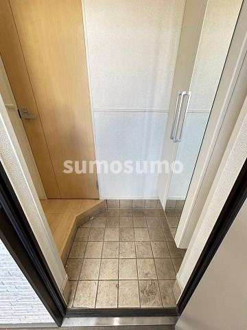 アルバグランデの玄関