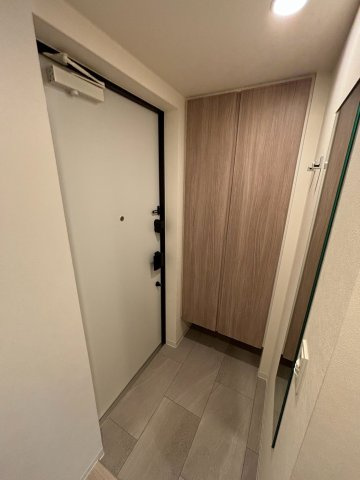 コンフォリア・リヴ本町ＷＥＳＴ Ｑの玄関