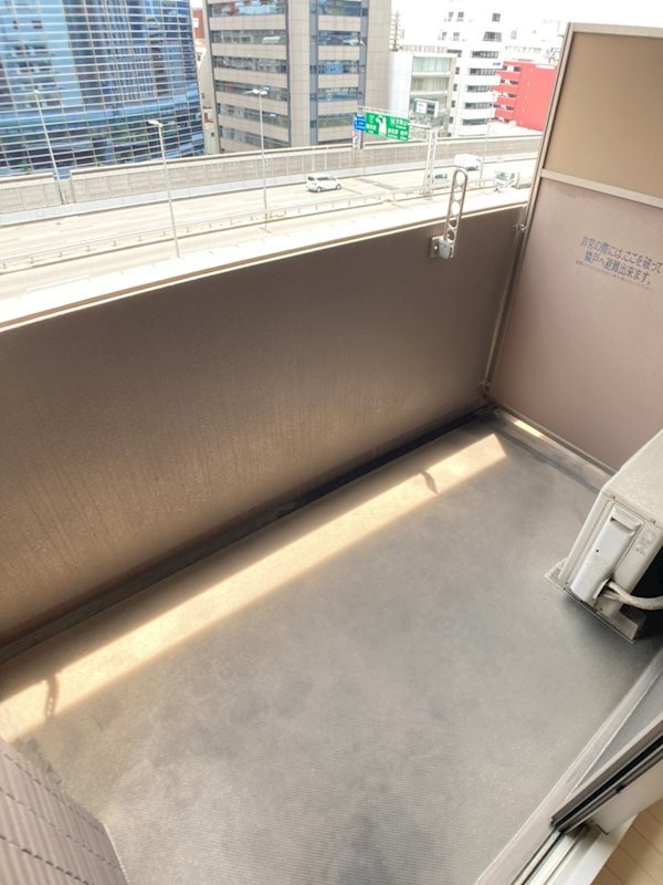 エスライズ本町東のバルコニー