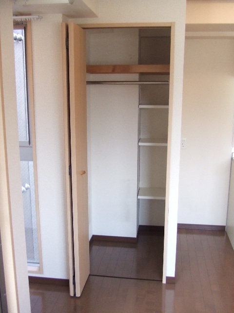コンフォール南森町の収納
