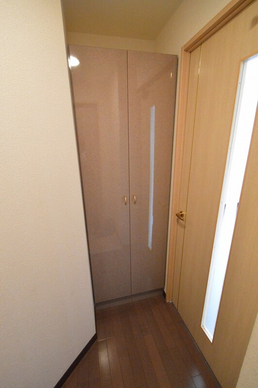 コンフォール南森町の玄関