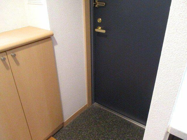 レガリアヒルズ代々木の玄関
