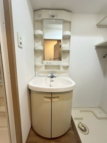 エステートモア・薬院倶楽部の独立洗面台