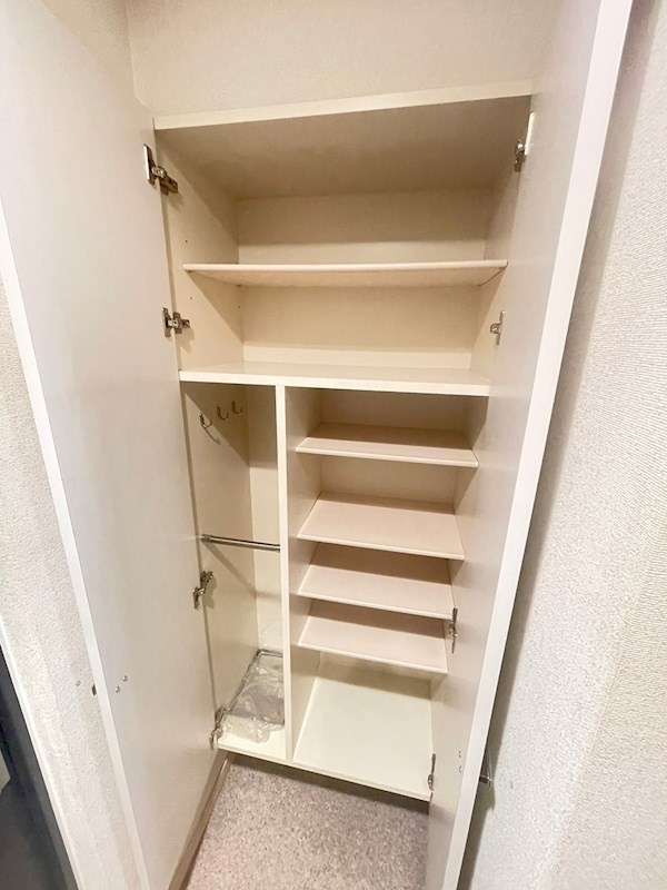 プレサンス三宮花時計前の収納