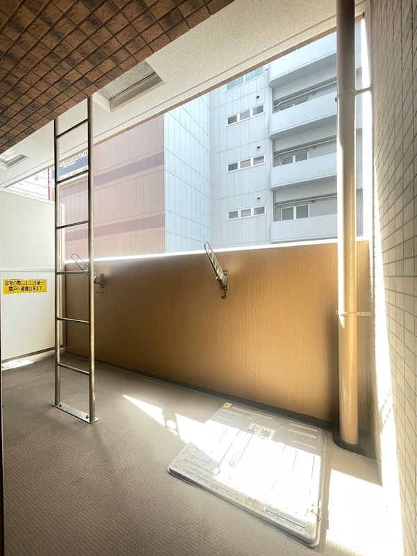 プレサンス三宮花時計前のバルコニー