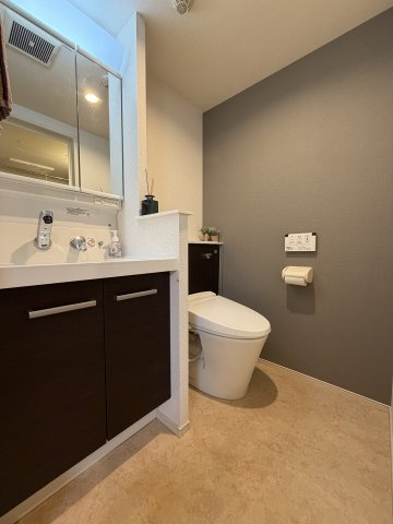 マウントック・リノのその他