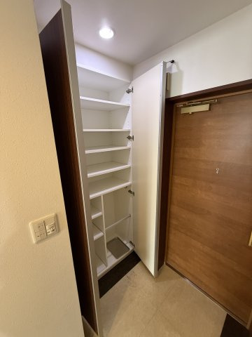 コンソラーレ瓦屋町の収納