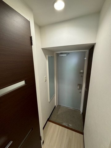 アーデン四ツ橋プライマリーワンの玄関