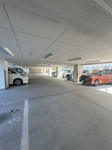 ルキア武庫川の駐車場