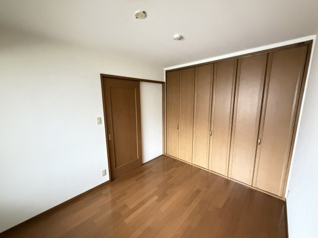 クレスト吉岡の寝室