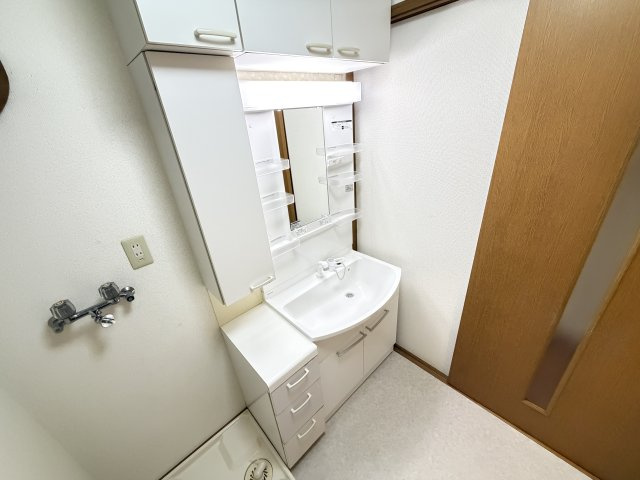クレスト吉岡の独立洗面台
