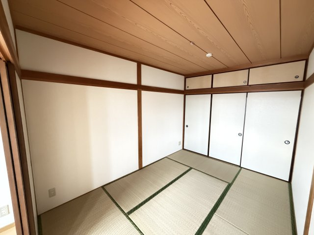 クレスト吉岡の寝室