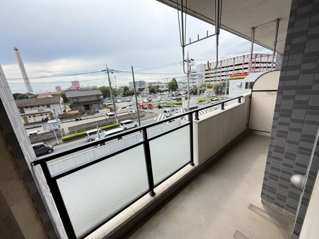 クレスト吉岡のバルコニー