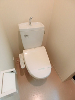 【トイレ】 | ウインズコート今福西 | 落ち着いた色調のトイレです