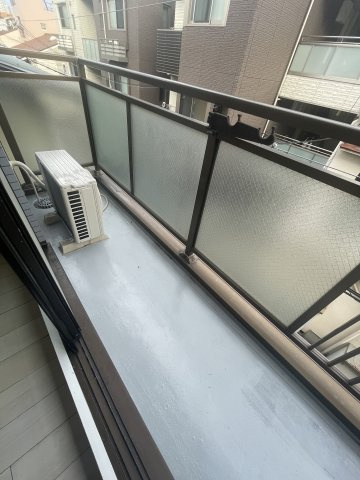 大倉山サンハイツのバルコニー