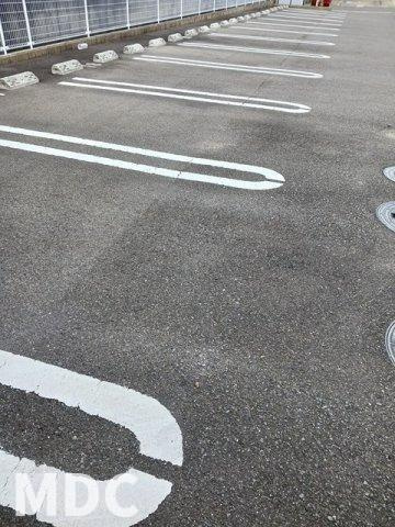 ラ・ラフレシールⅡの駐車場