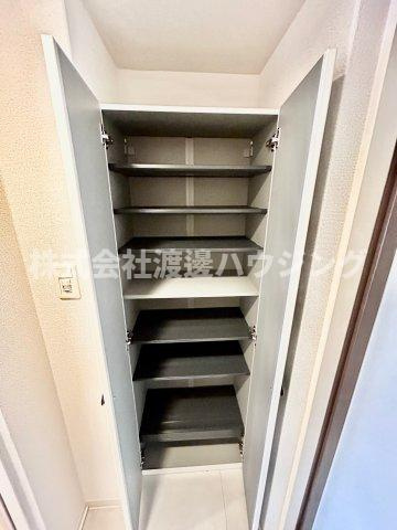 EST18の収納|天井高シューズBOX