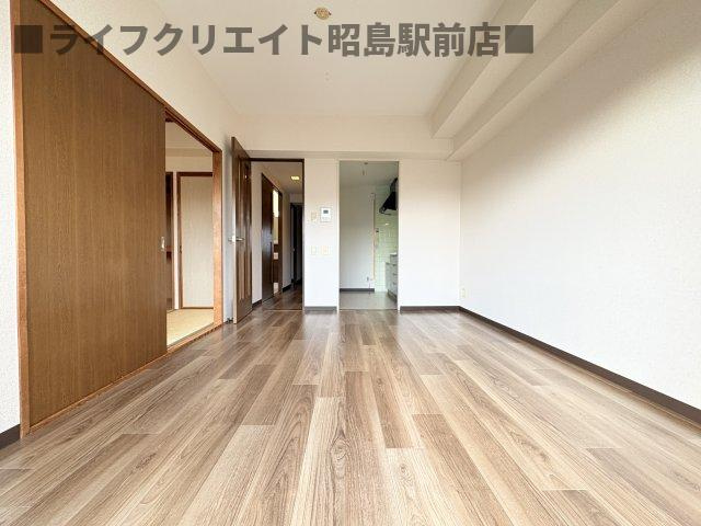 グランパガーデンの居間・リビング