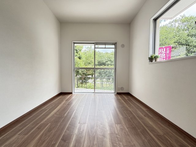 １階洋室６帖／このお部屋からもお庭へアクセスできます！