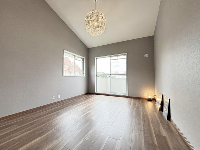 角部屋に付、二面採光です！
