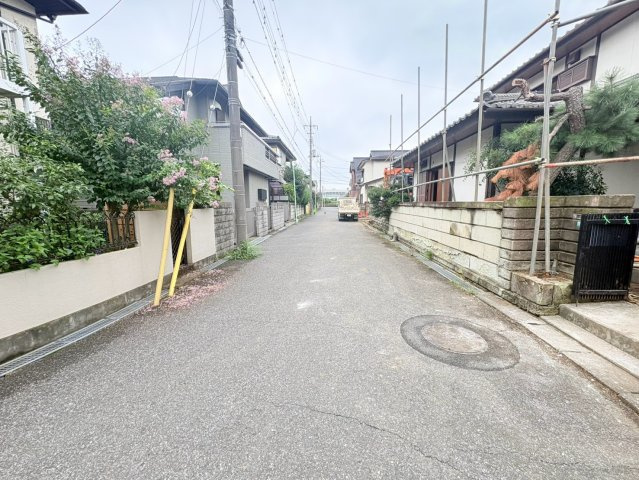 川越市霞ケ関東3丁目　建築条件なし売地　東武東上線『霞ヶ関駅』徒歩8分　【霞ヶ関東小学区】の前面道路含む現地写真