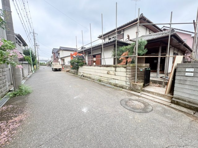 川越市霞ケ関東3丁目　建築条件なし売地　東武東上線『霞ヶ関駅』徒歩8分　【霞ヶ関東小学区】の前面道路含む現地写真