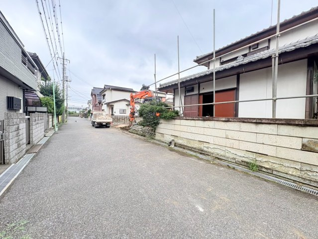 川越市霞ケ関東3丁目　建築条件なし売地　東武東上線『霞ヶ関駅』徒歩8分　【霞ヶ関東小学区】の前面道路含む現地写真