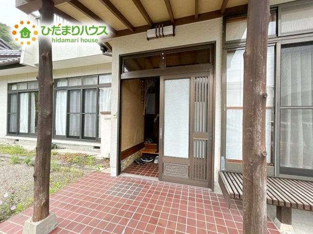 いわき市平下荒川字久世原　中古戸建　の玄関