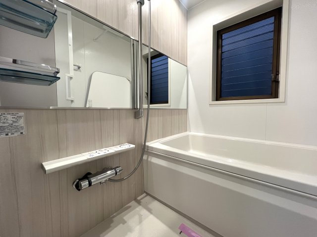 大通りに面しているけどうるさくない。駅までも近いけど静かな立地◎個人的おすすめポイントはラーメンショップがすぐそこってところ♪イチ押しは岩のりラーメン☆な『瀬谷区二ツ橋町』リフォーム戸建の浴室|お風呂で日々の疲れを落としましょう