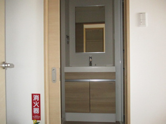 【独立洗面台】 | プリュネル繁多川 | ※写真は反転タイプを使用しています。