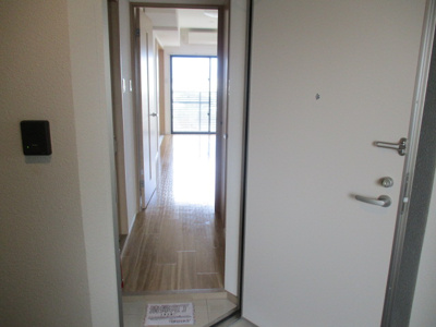 【玄関】 | プリュネル繁多川 | ※写真は反転タイプを使用しています。