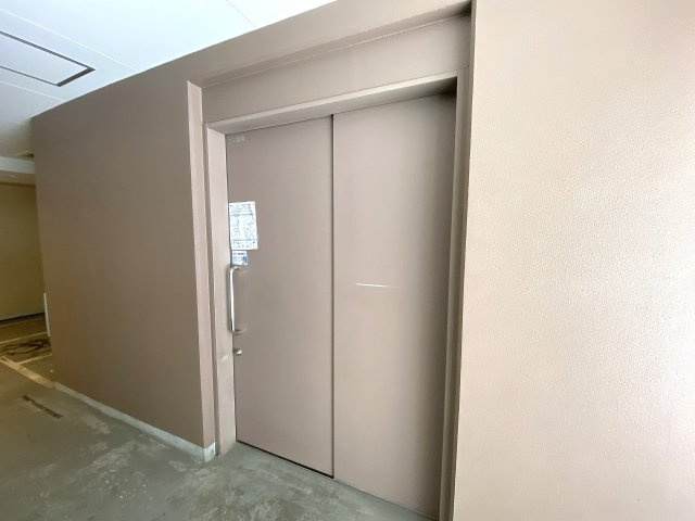 グレース錦糸町シティフロントのその他共用部分|敷地内にしっかりと管理された専用のゴミ置き場を設置。居住者が快適に利用できるよう衛生面にも配慮されており、毎日の生活における利便性をぐっと高めてくれます。