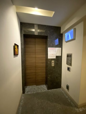 グレース錦糸町シティフロントのその他共用部分|日々の上り下りを快適にサポートしてくれるエレベーターを完備。重いお荷物を持っている時や買い出し帰り、ベビーカーでの移動時にも大変重宝する嬉しい共用設備です。